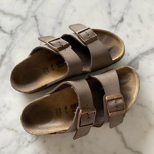 Birkenstock Kids Size 2 (33).